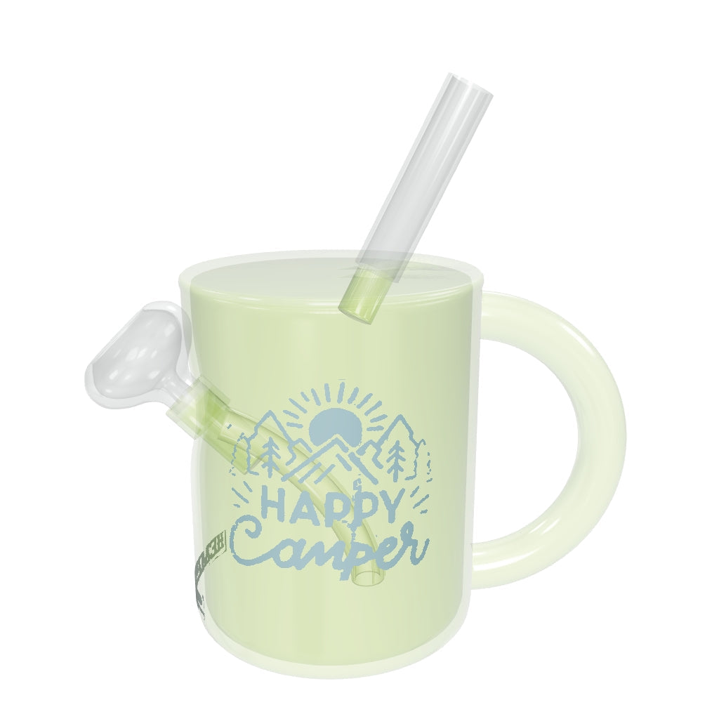 HEMPER Happy Camper Campfire Mug Bong – anhand von GoGrow- und HEMPER-Fotos überarbeitete Tassenform und Gravuren, Glaswirkung angenähert